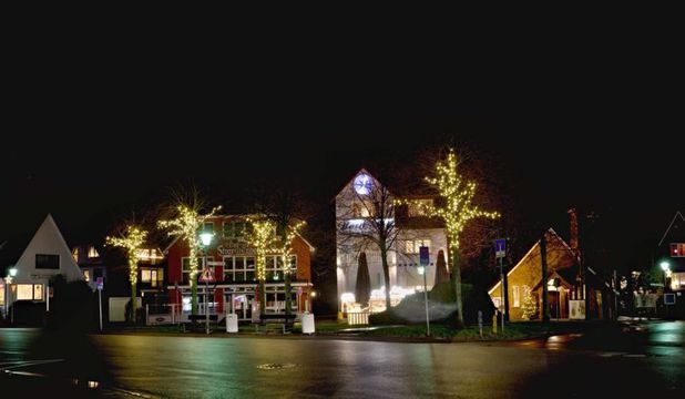 Weihnachtsbeleuchtung Robert-Dohrmann-Platz - Bild Ulrich Schmarje